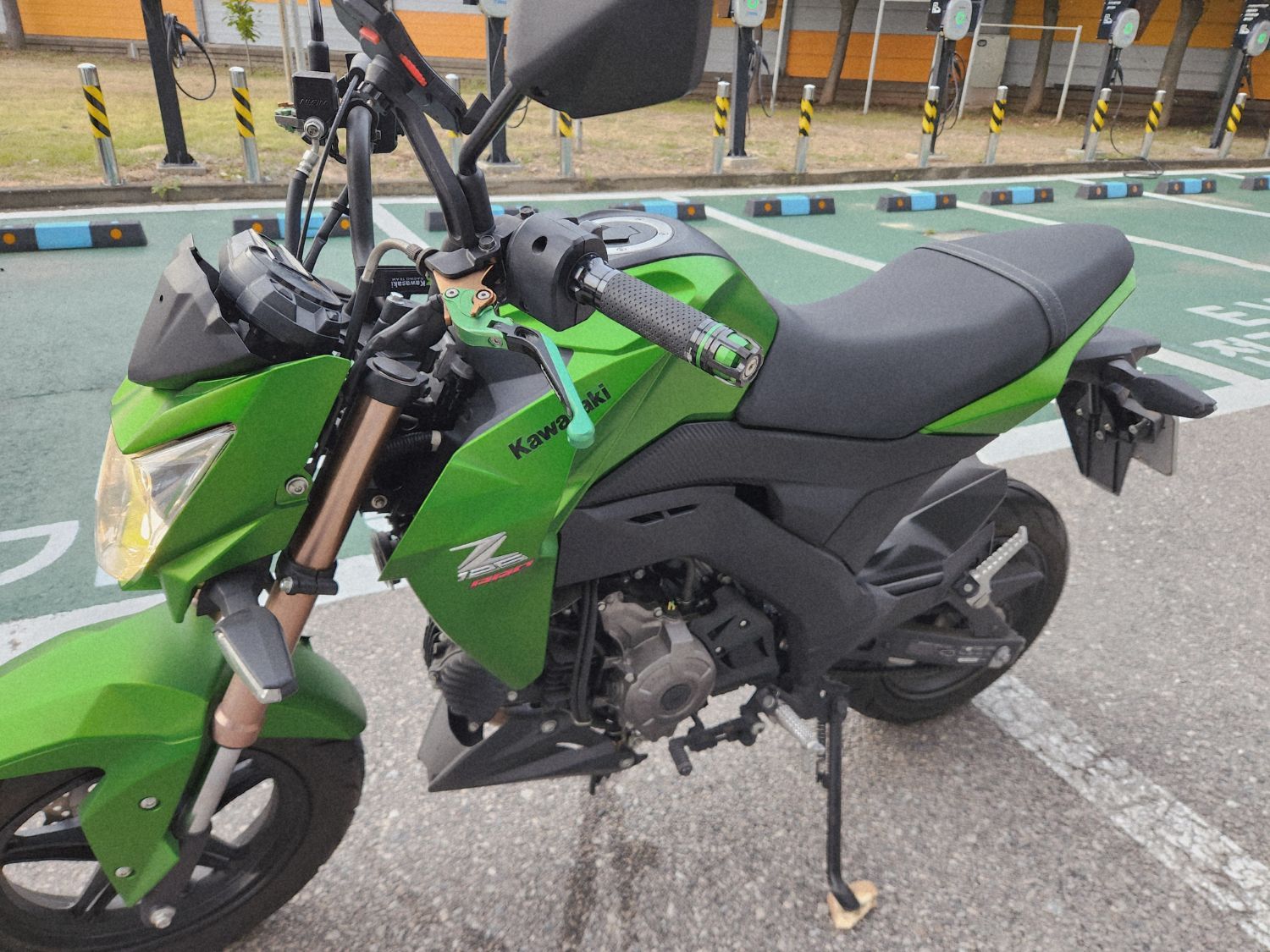 가와사키 Z 125 more