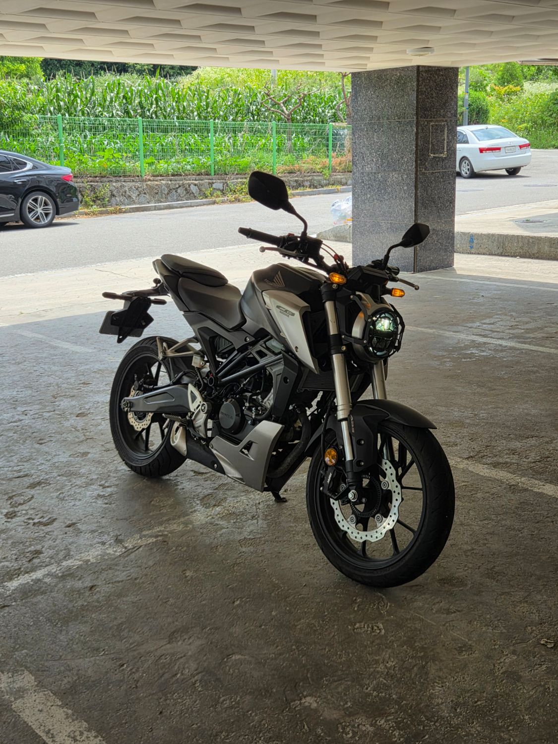 혼다 CB 125 R main