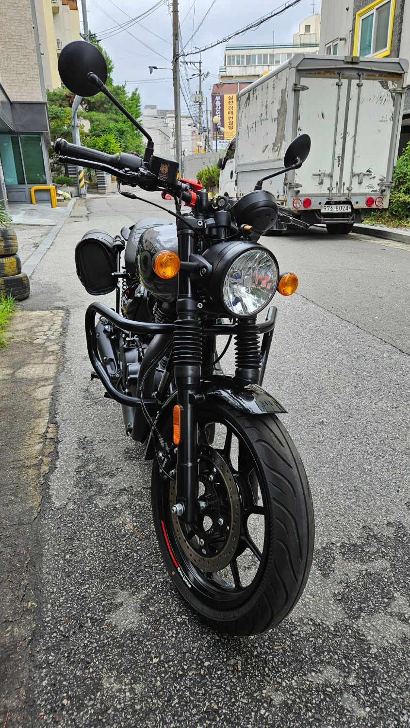 로얄엔필드 헌터 350 main