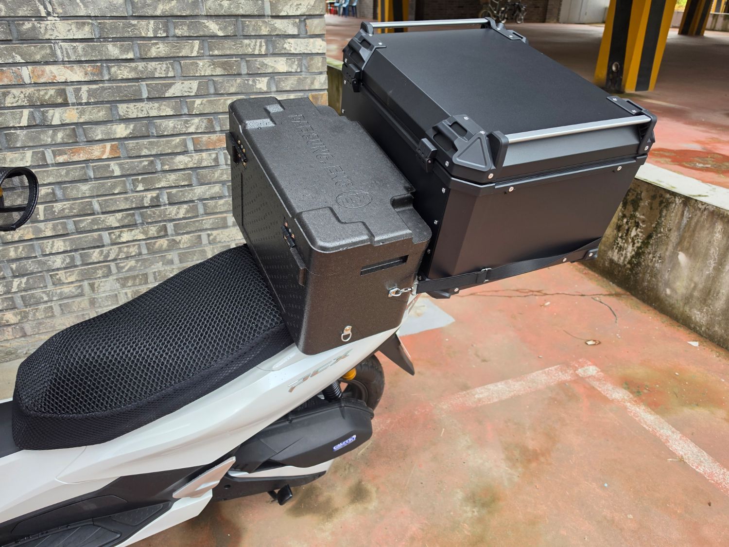 혼다 PCX 125 more