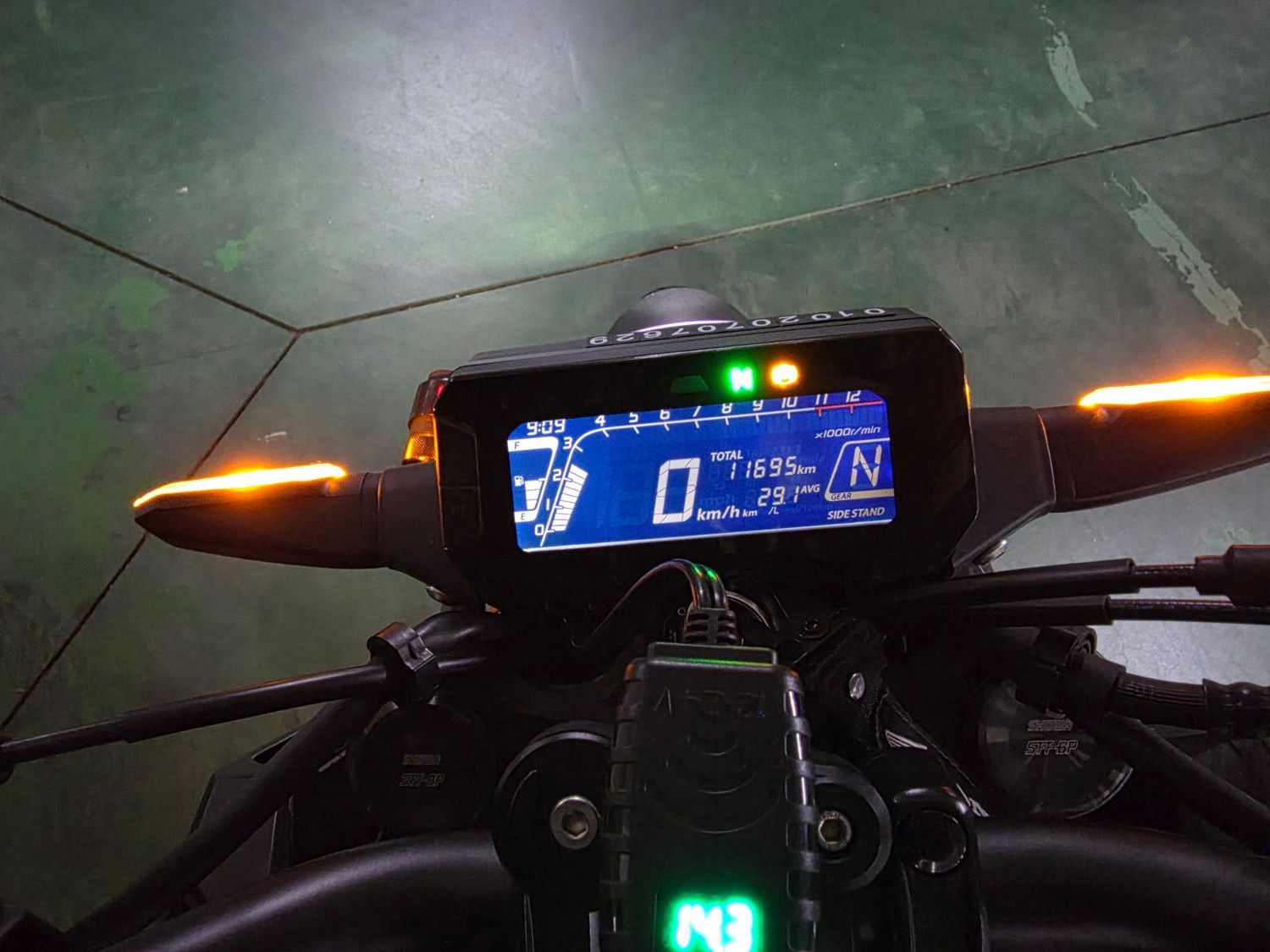 혼다 CB 125 R more