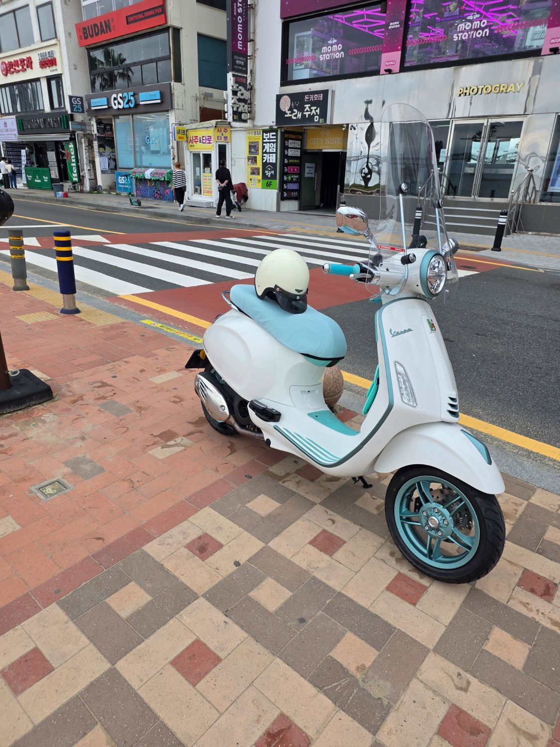 베스파 프리마베라 S 125 more