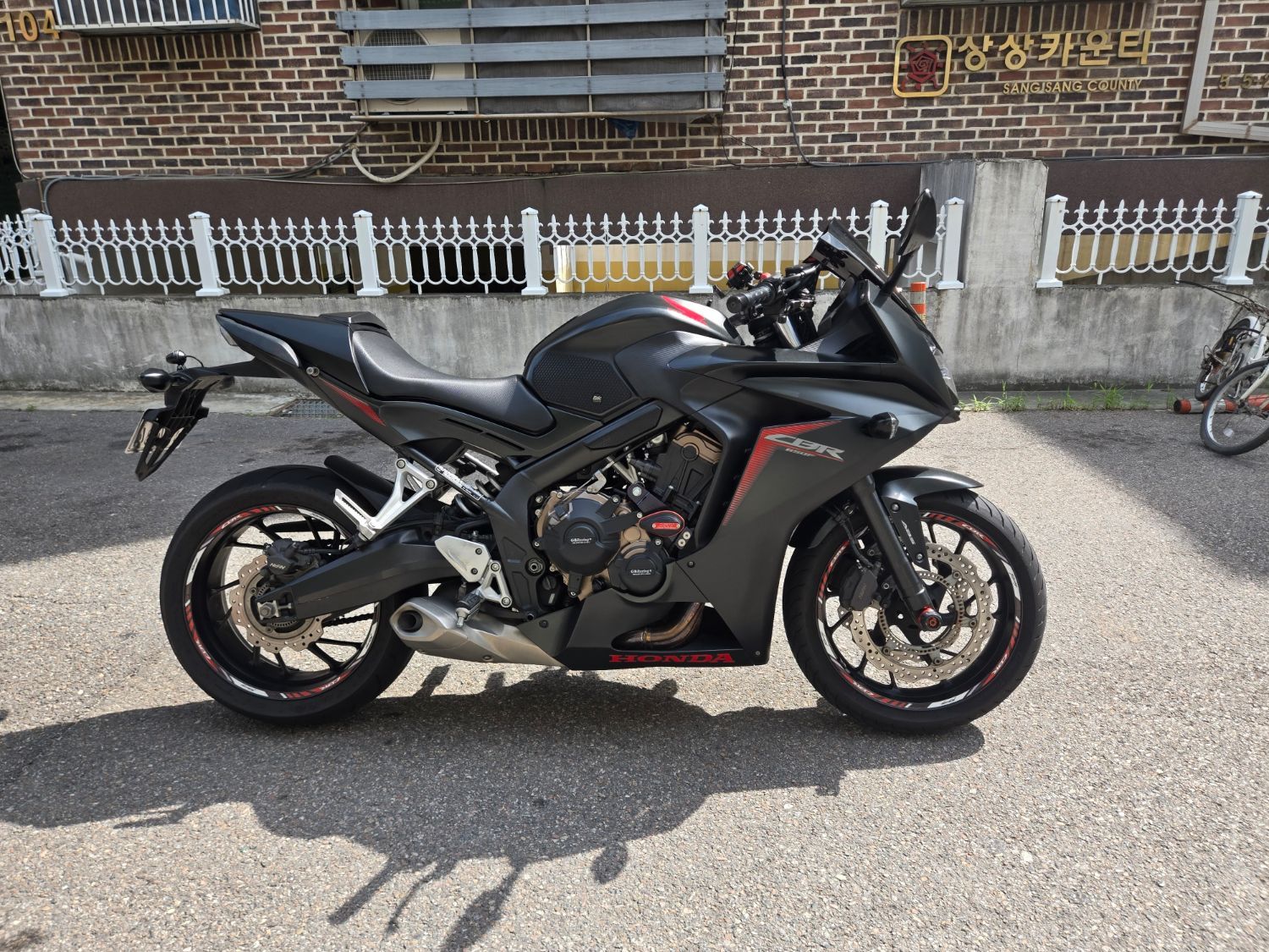 혼다 CBR 650 F thumb 2