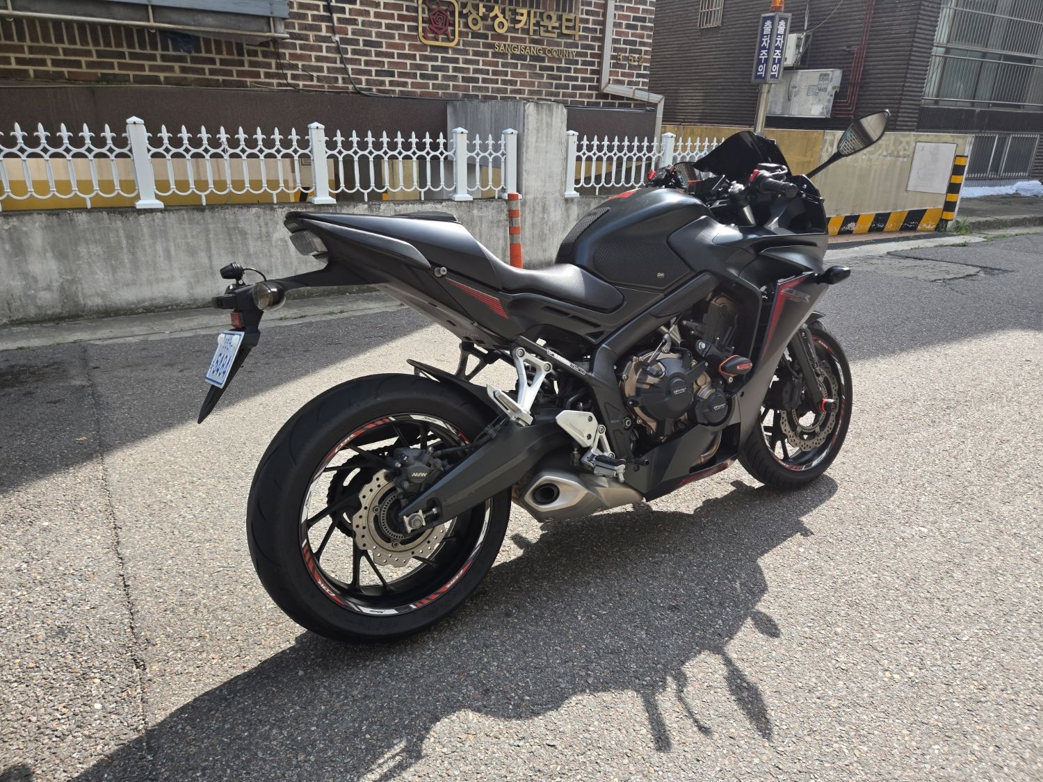 혼다 CBR 650 F more