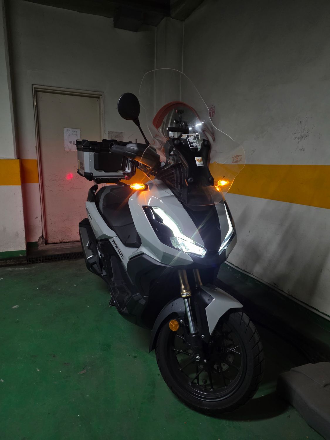 혼다 ADV 350 main