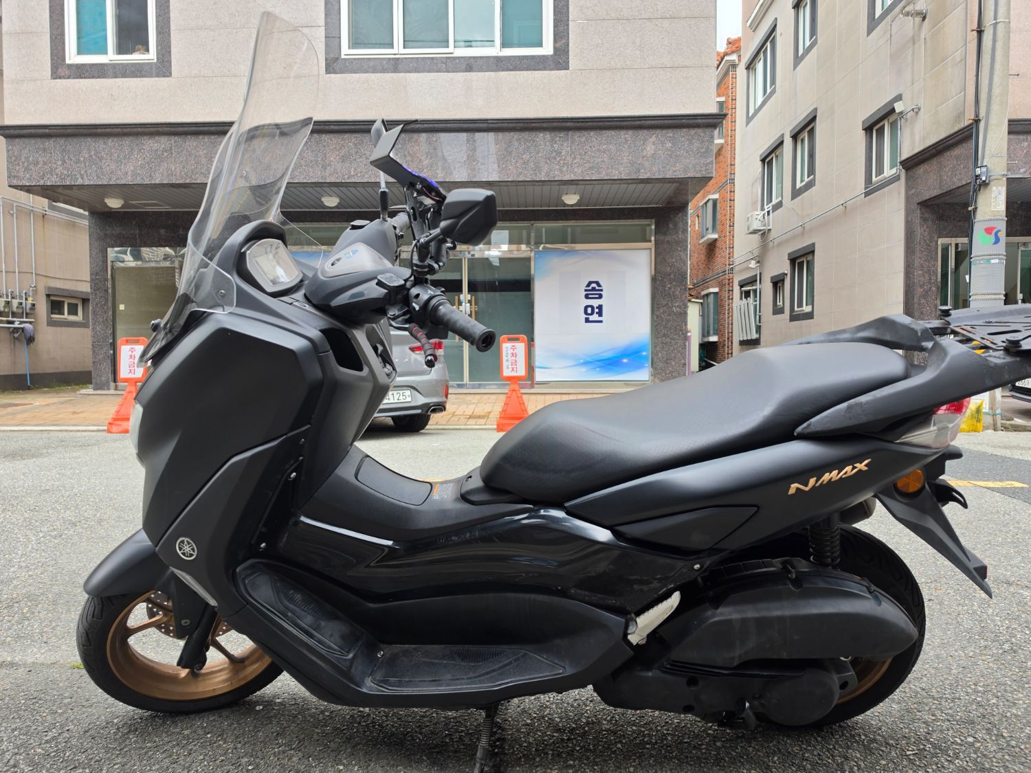 야마하 NMAX 125 more