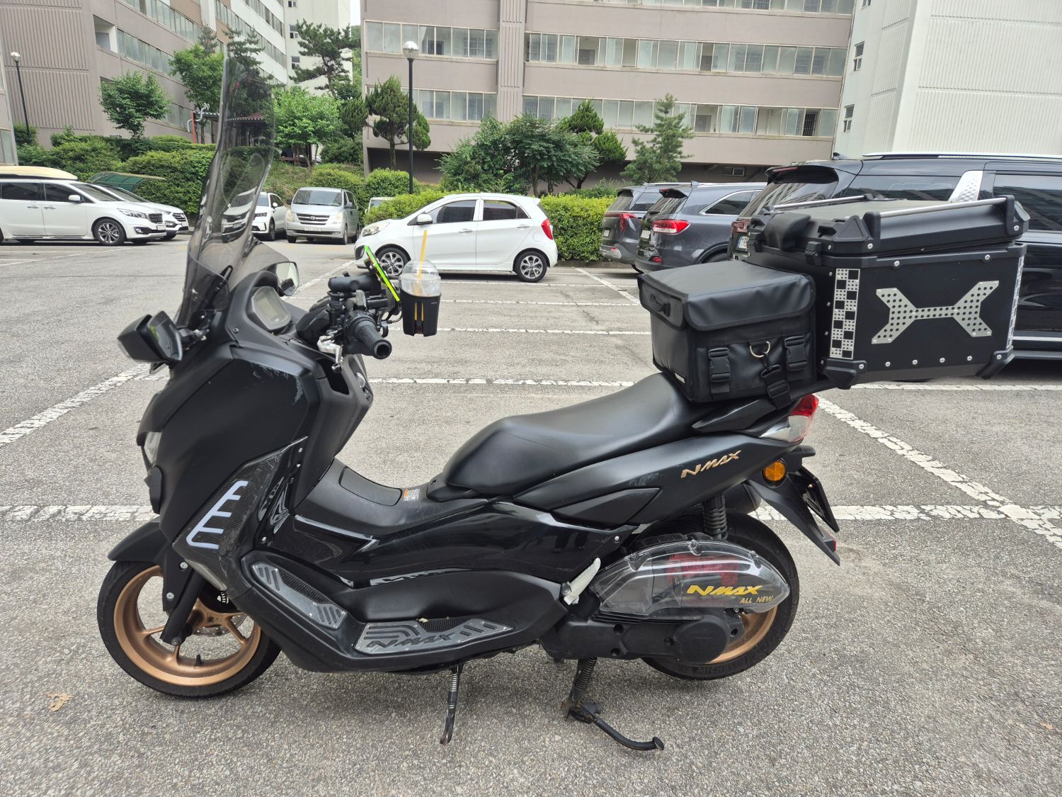 야마하 NMAX 125 thumb 2