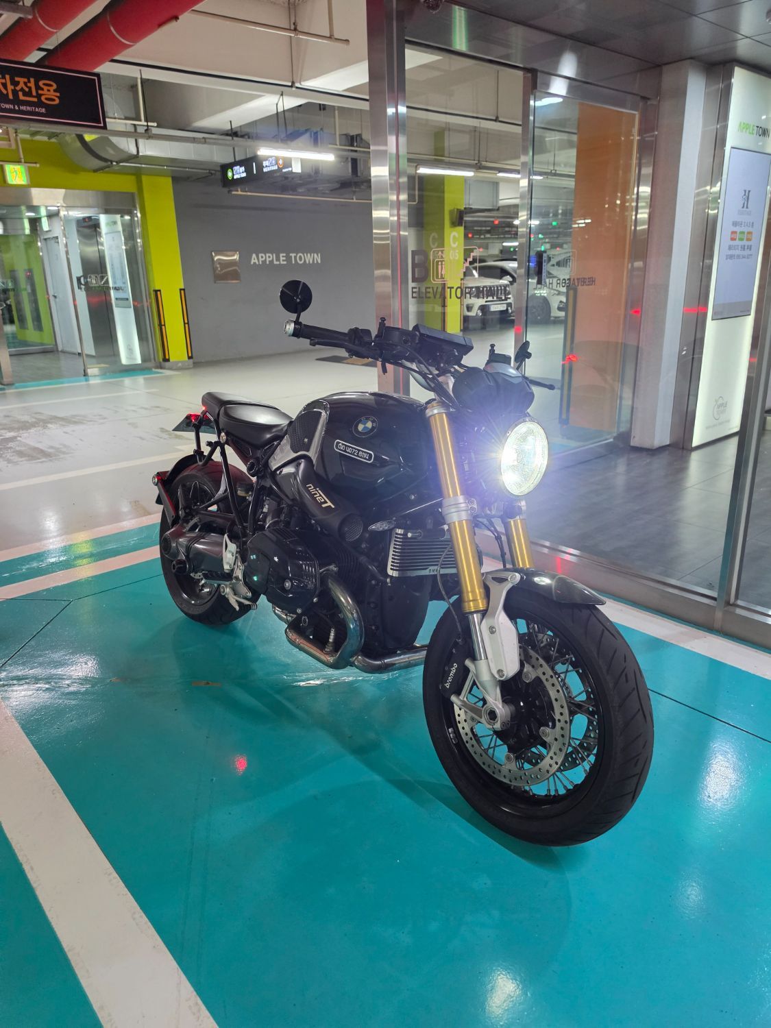 BMW R nine T 2016 블랙 사진 4