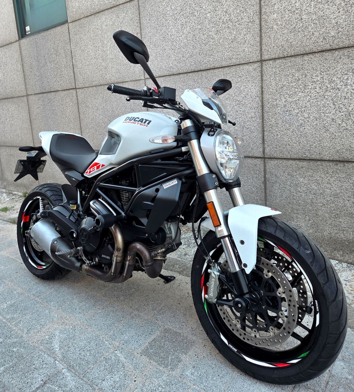 두카티 몬스터 797 main
