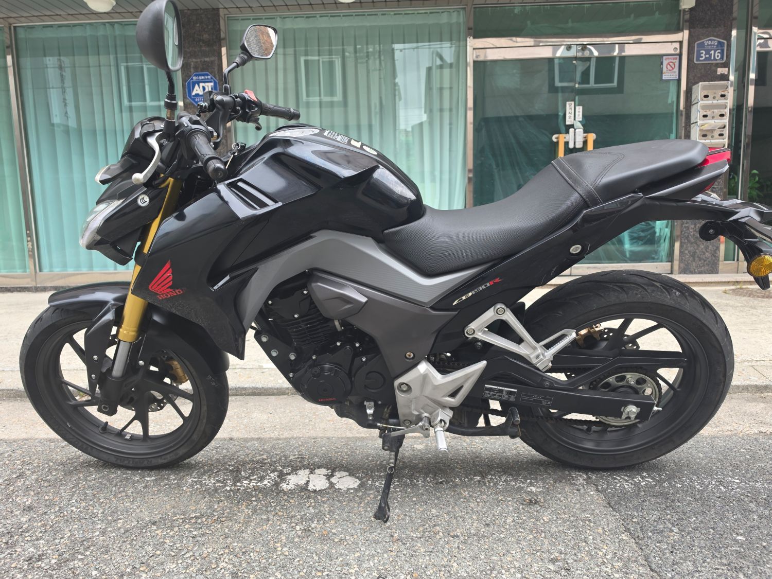 혼다 CB 190 R more