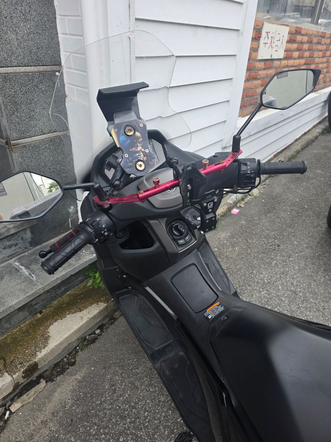 야마하 NMAX 125 more