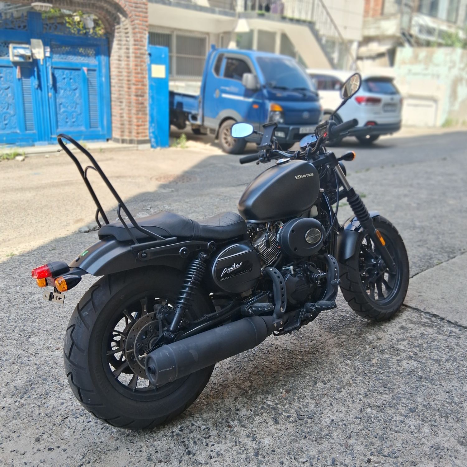 KR모터스 아퀼라 300 S more