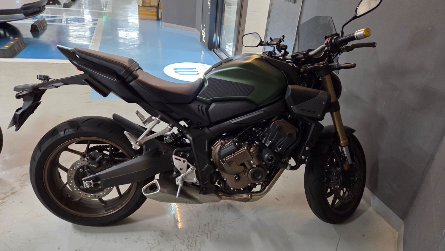혼다 CB 650 R E-CLUTCH thumb 2
