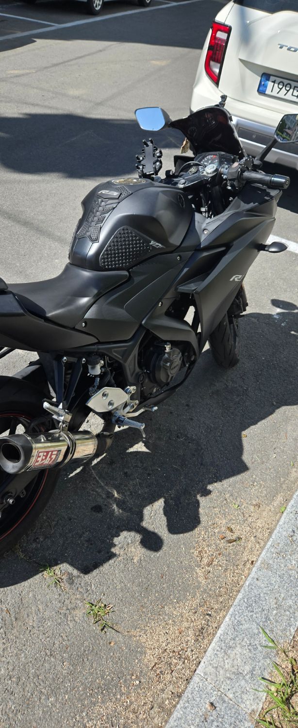 야마하 YZF R3 more