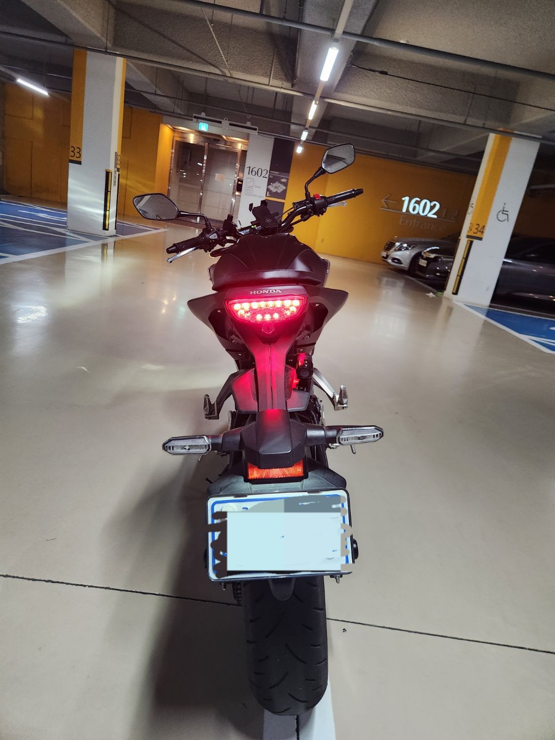 혼다 CB 125 R thumb 2
