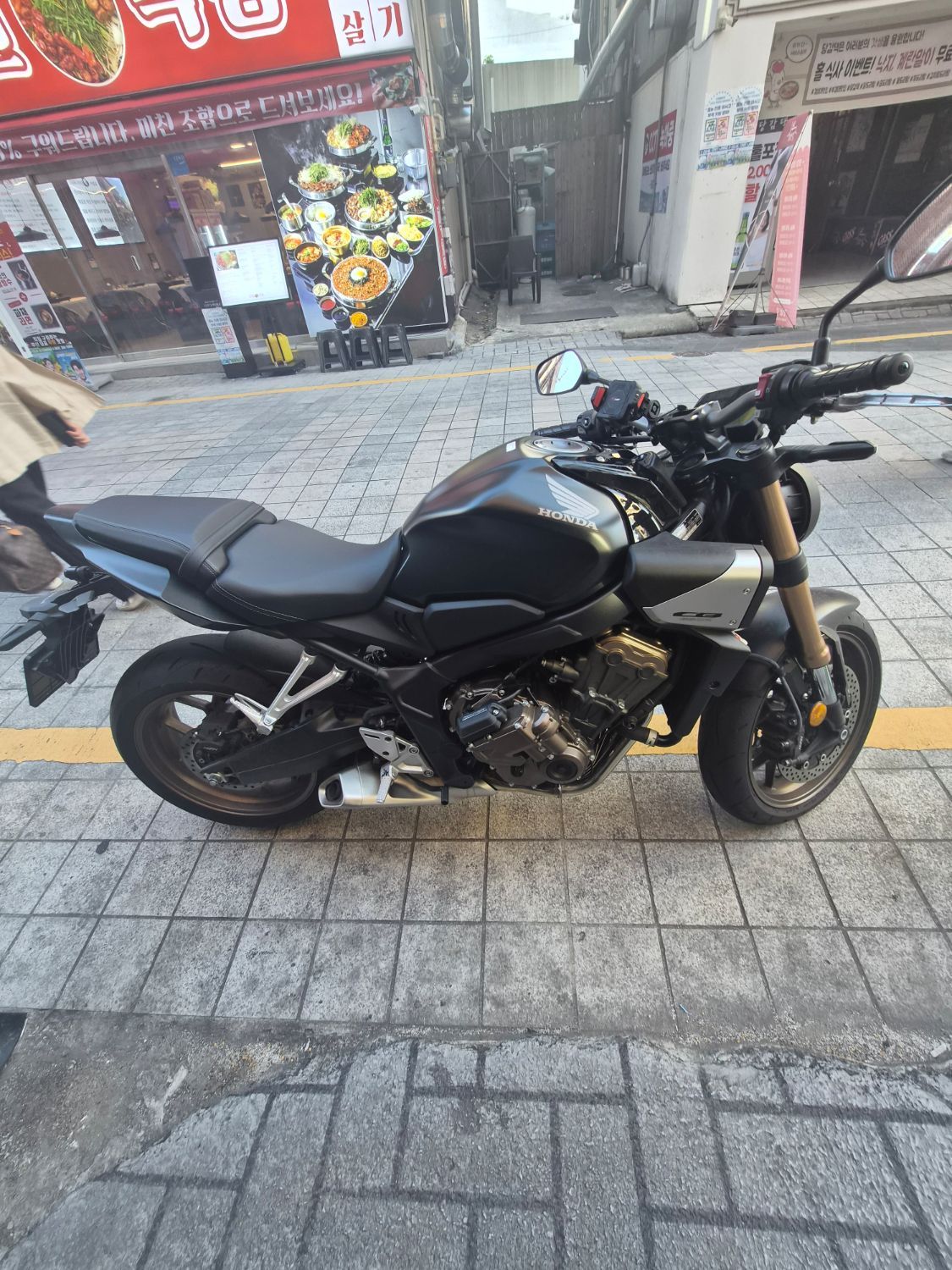 혼다 CB 650 R E-CLUTCH thumb 2