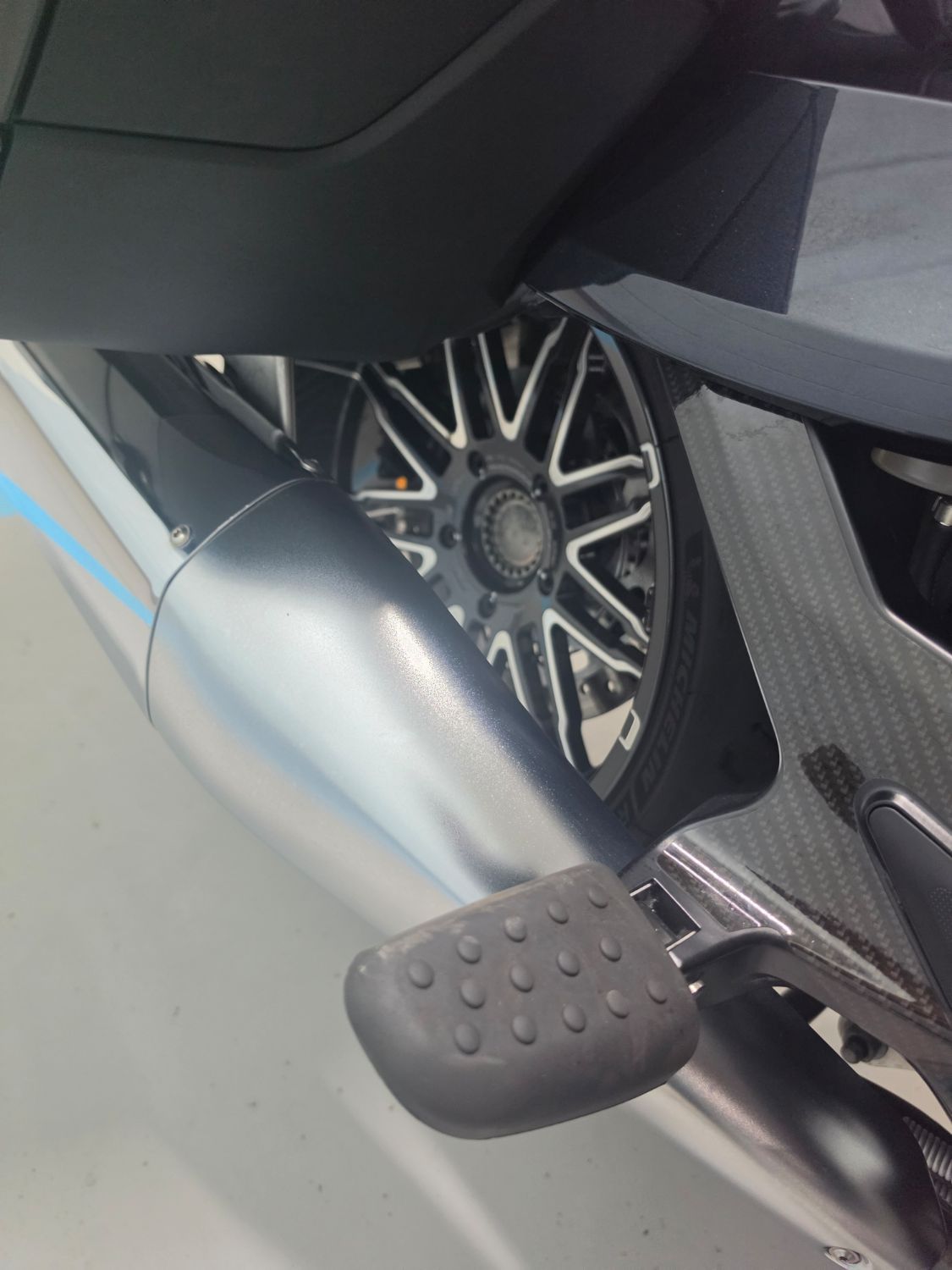 BMW K 1600 그랜드 아메리카 2023 블랙 사진 4