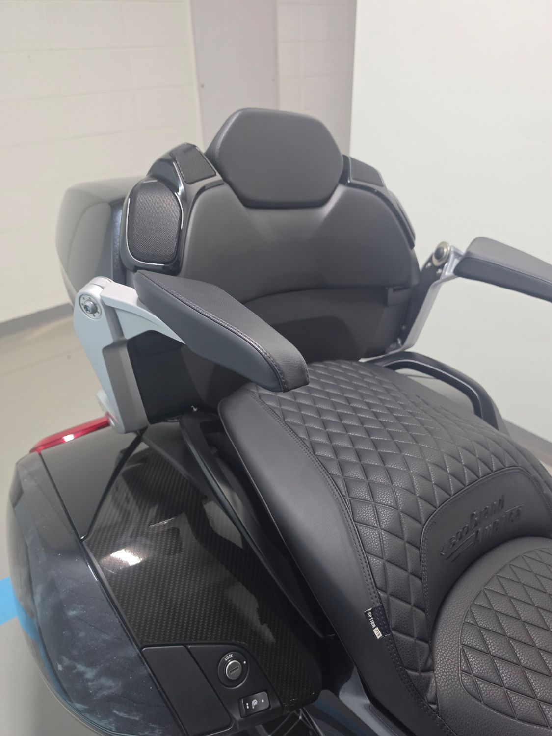 BMW K 1600 그랜드 아메리카 thumb 2