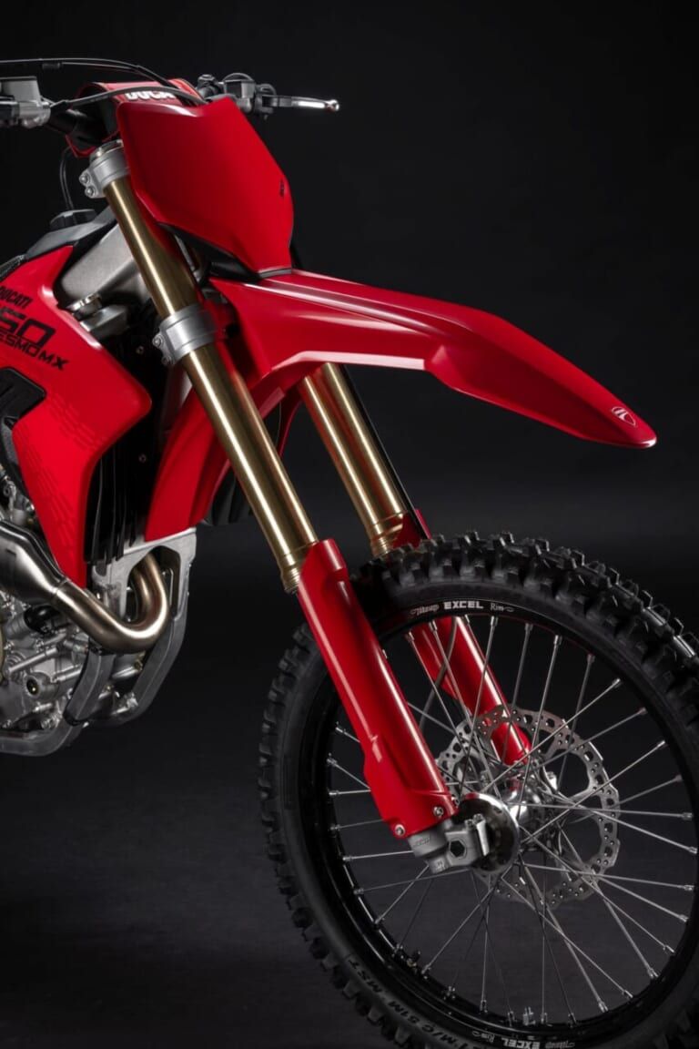Ducati Desmo250 MX｜レブリミット1万5000回転の咆哮! ドゥカティが放つ103kgの軽量ウェポン。ガチ・モトクロッサー「Desmo250 MX」が登場