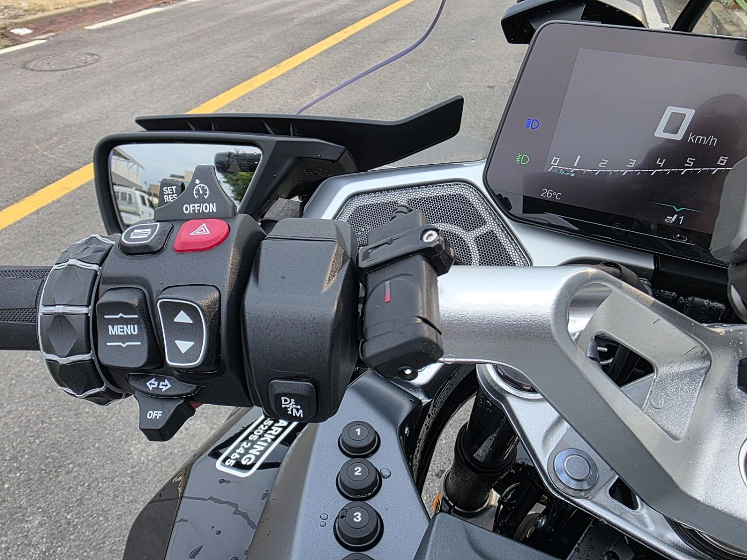 BMW R 1300 RT 2026 블랙 사진 5