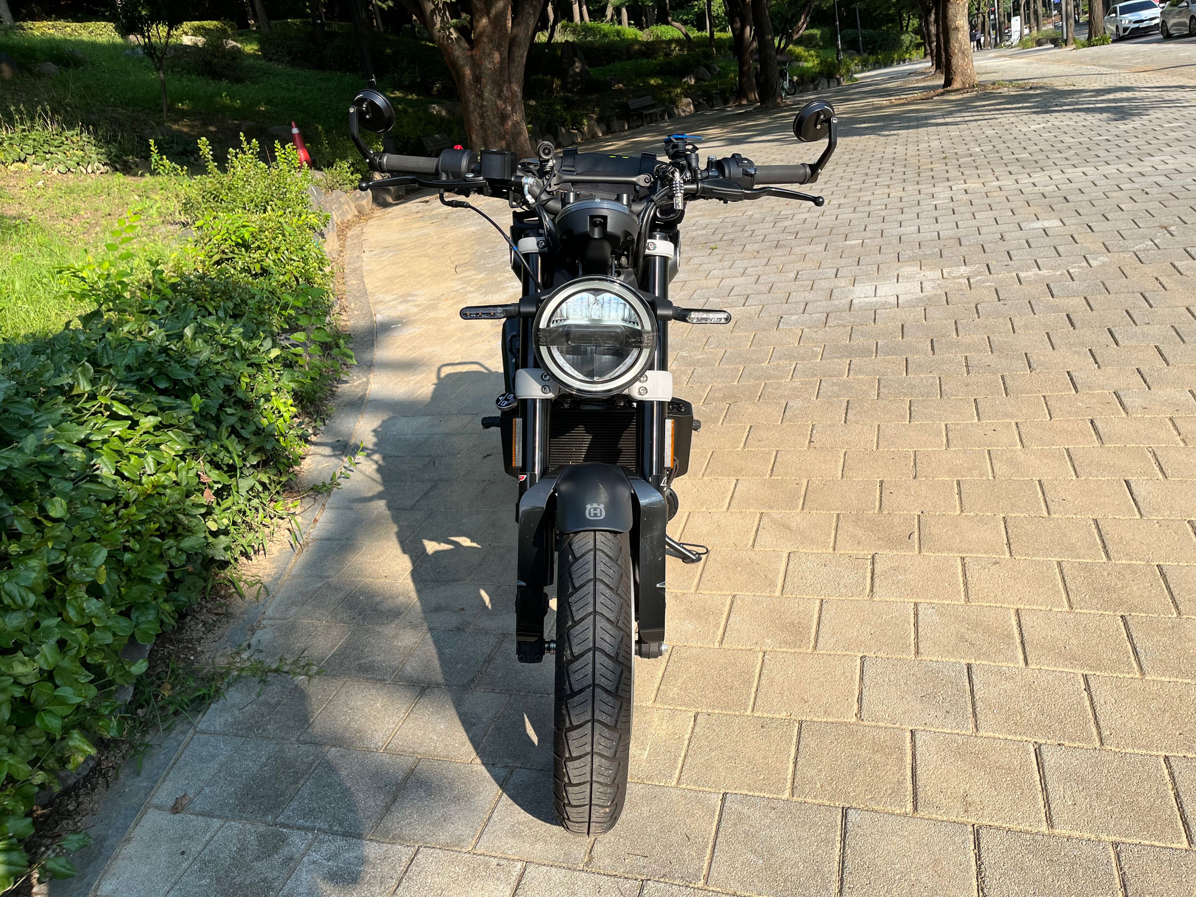 허스크바나 스바르트필렌 250 more