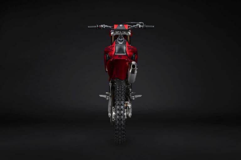 Ducati Desmo250 MX｜レブリミット1万5000回転の咆哮! ドゥカティが放つ103kgの軽量ウェポン。ガチ・モトクロッサー「Desmo250 MX」が登場
