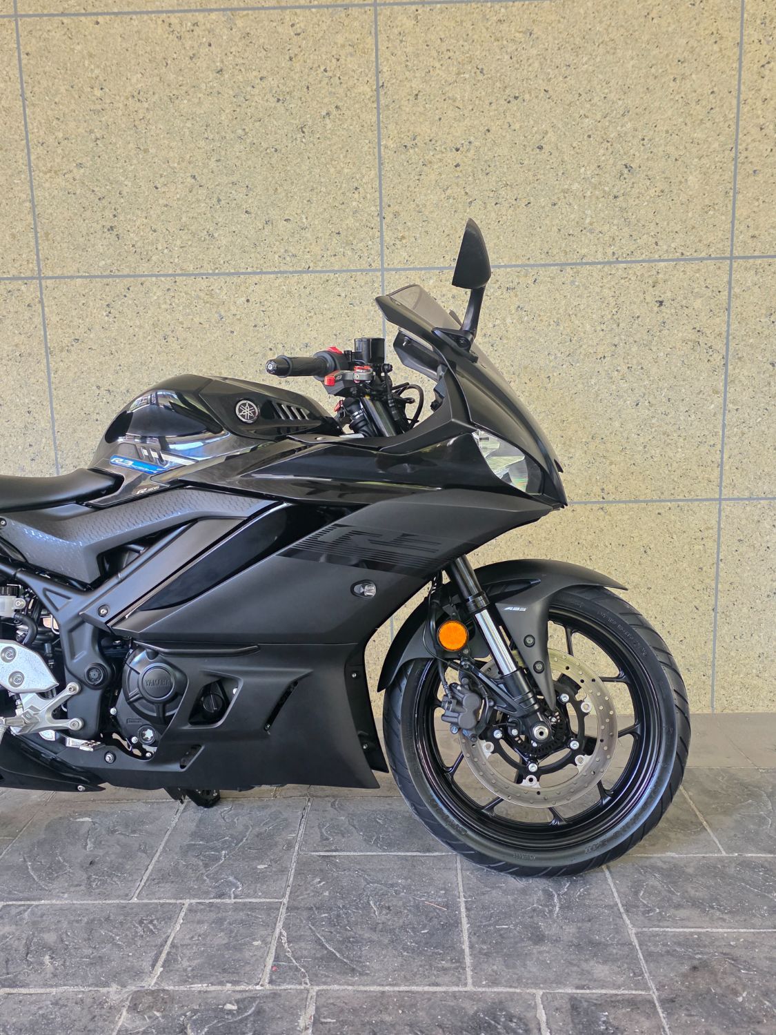 야마하 YZF R3 more