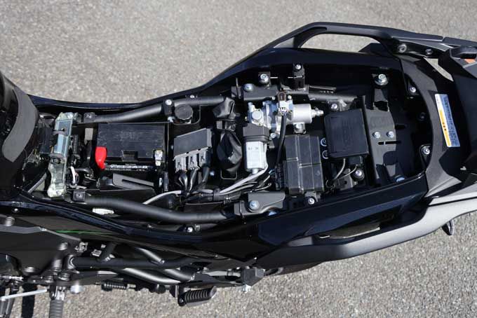 【カワサキ ヴェルシス1100SE 試乗記】数々の電子デバイスで快適な走りを実現するアドベンチャーツアラーが排気量アップでさらに進化16画像