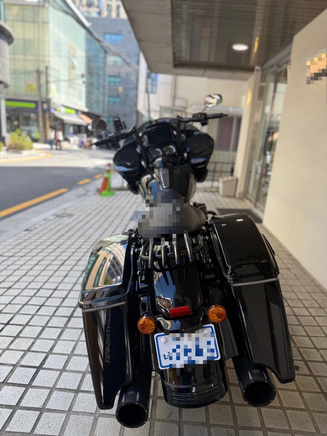 할리데이비슨 로드 글라이드 스페셜 2020 블랙 사진 2