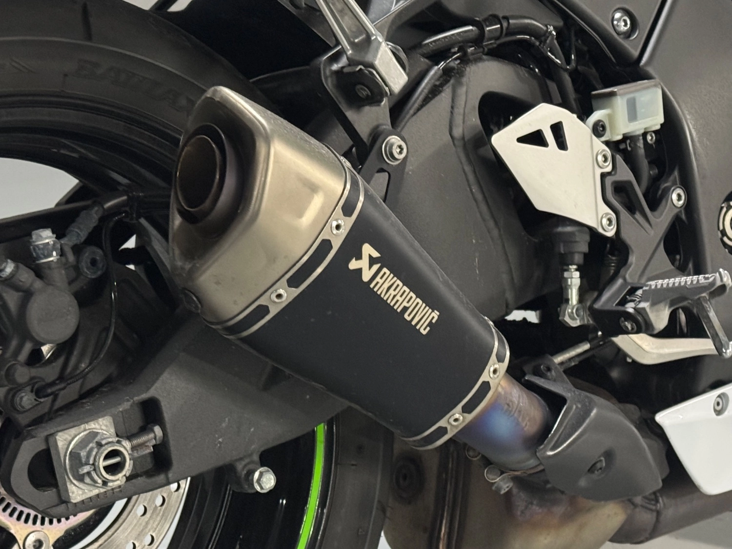 가와사키 닌자 ZX 10 R 2021 그린 사진 7