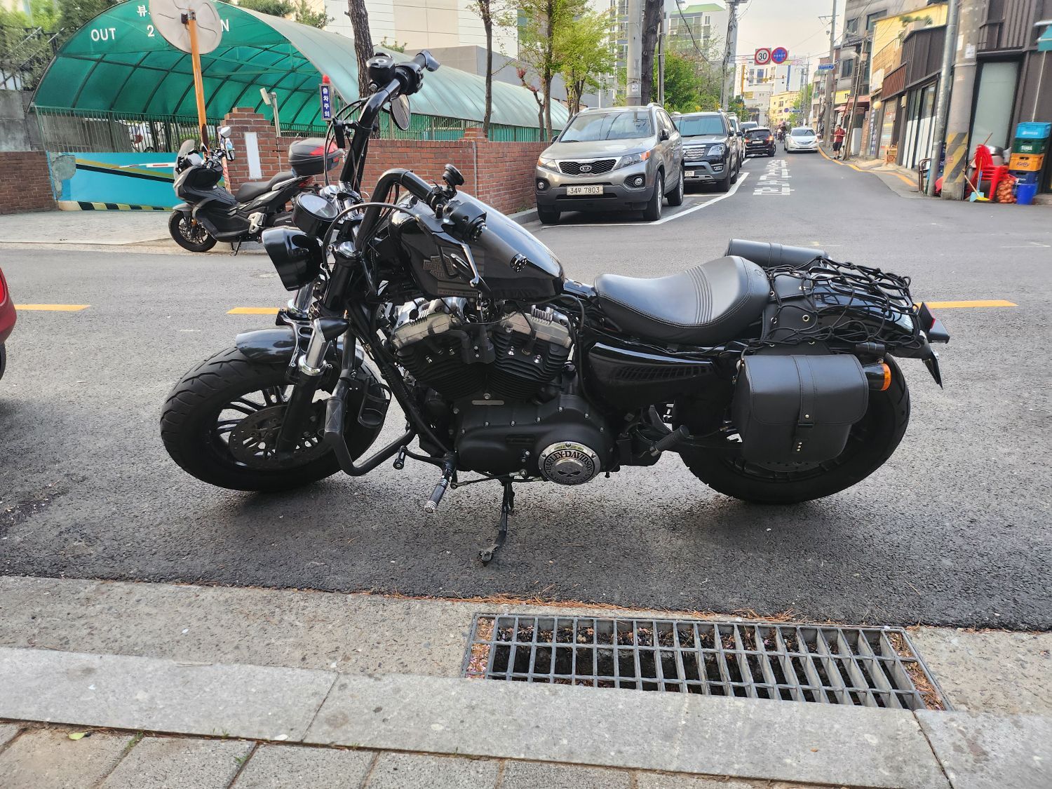 할리데이비슨 포티에잇 thumb 2