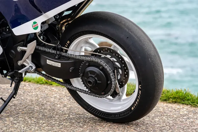 Stilmoto Honda CB750 Hornet RC30 custom swingarm
