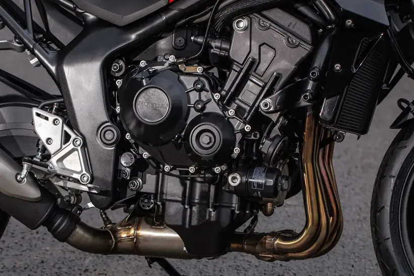 Honda CB1000 Hornet, close up of engine