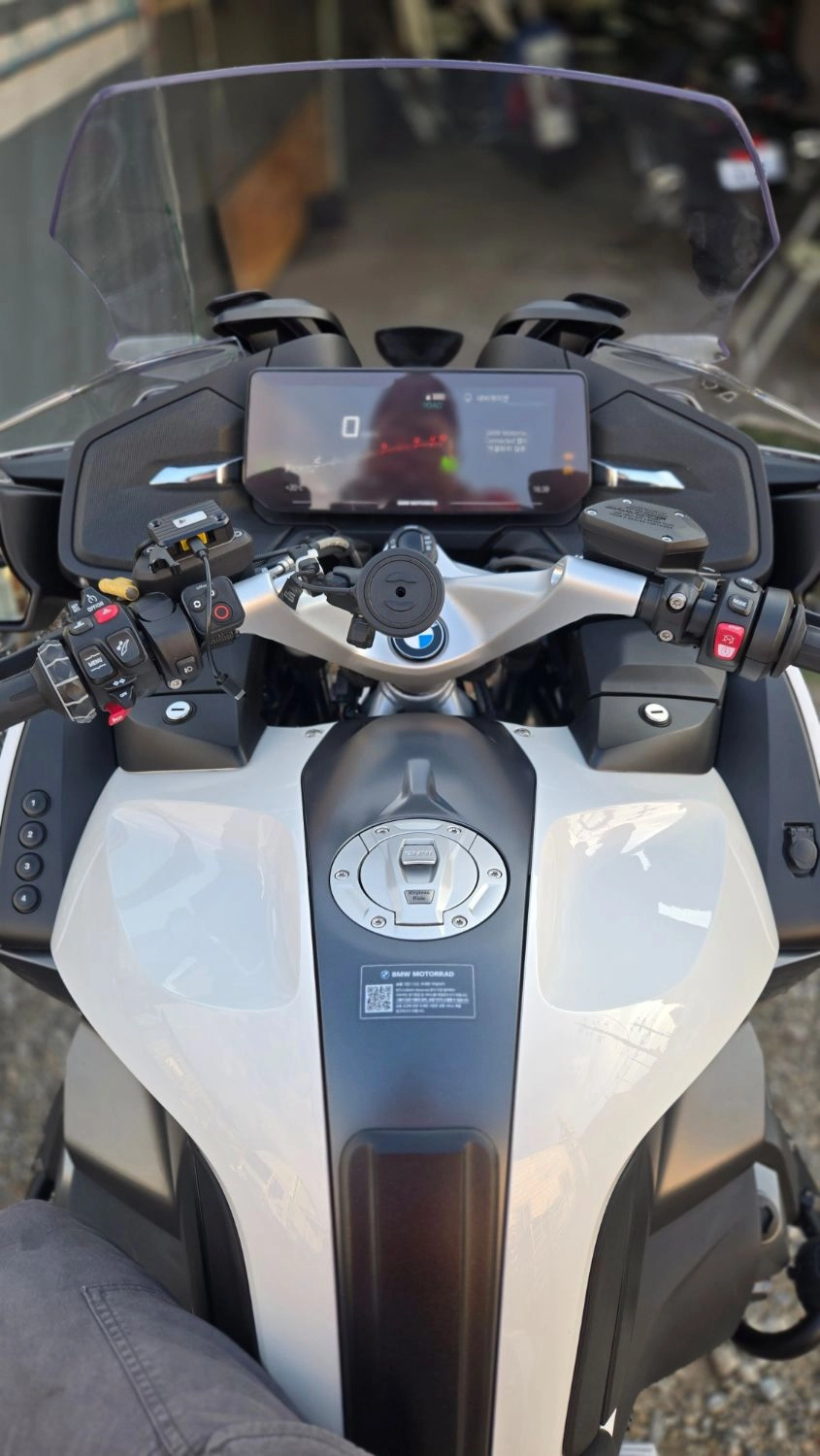 BMW R 1250 RT 2024 화이트 사진 8