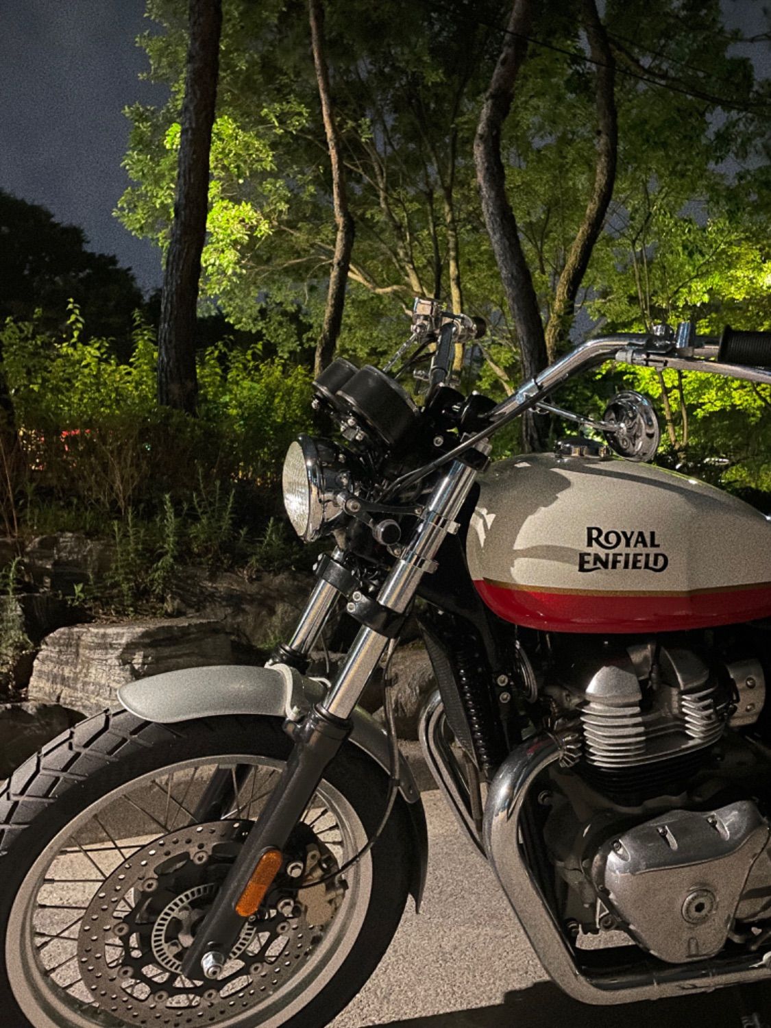 로얄엔필드 인터셉터 650 thumb 2