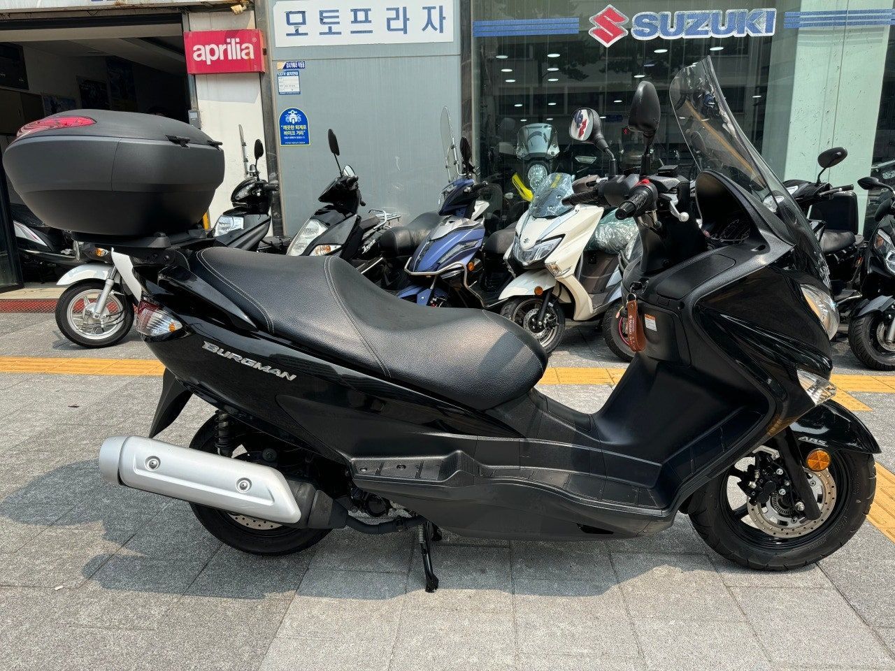 스즈키 버그만 125 more