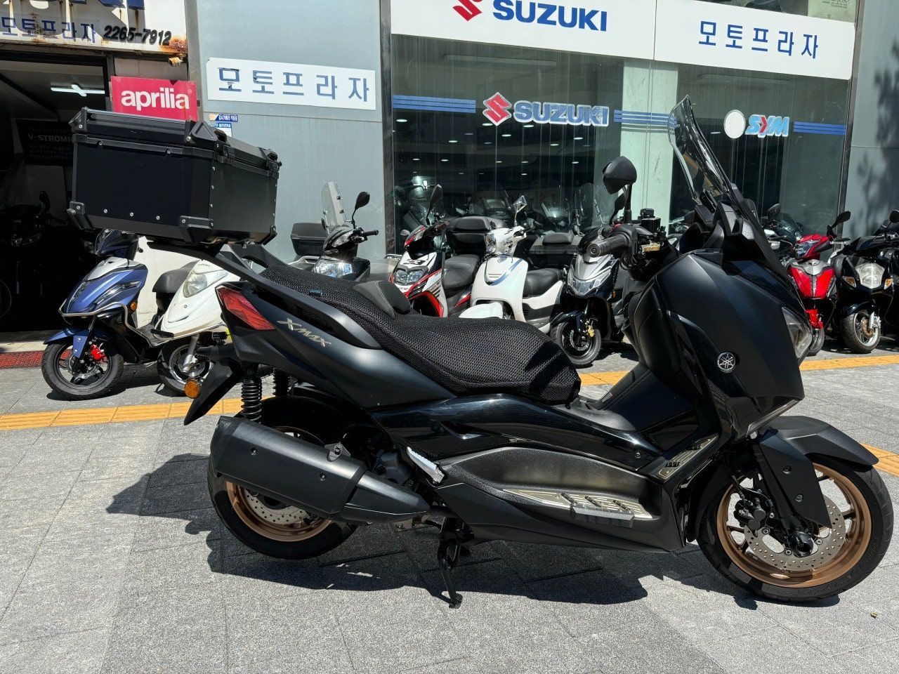 야마하 XMAX 300 ABS thumb 2