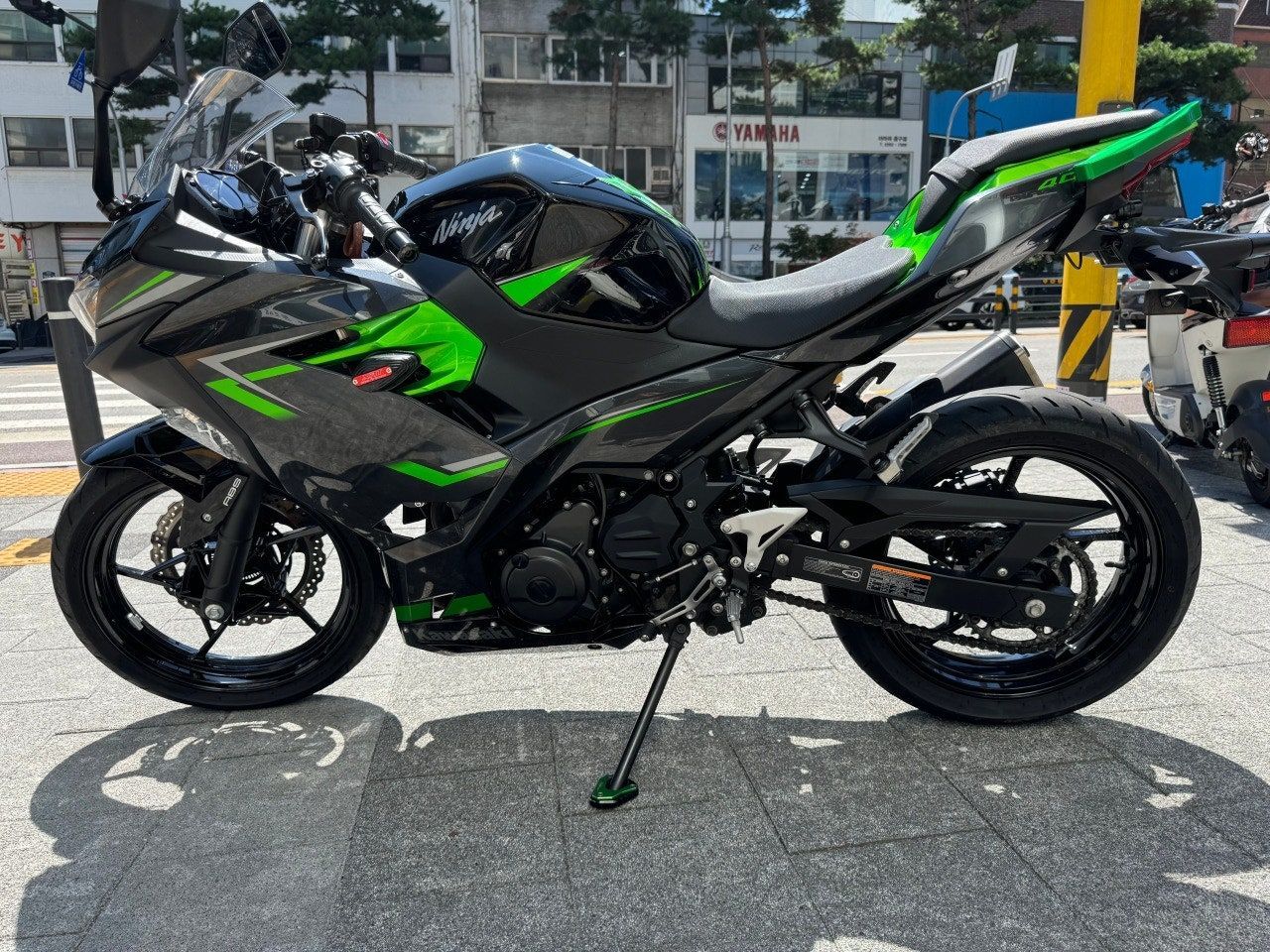 가와사키 닌자 400 ABS thumb 2