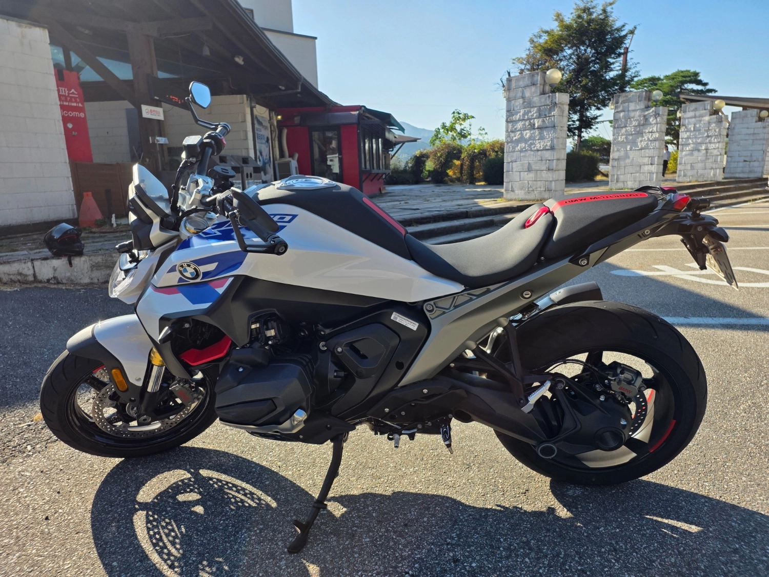 BMW R 1300 R 2026 화이트 사진 4