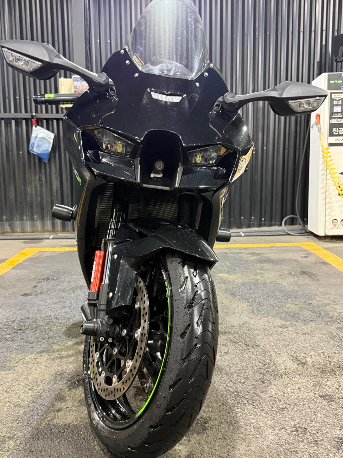 가와사키 닌자 ZX 10 R 2021 블랙