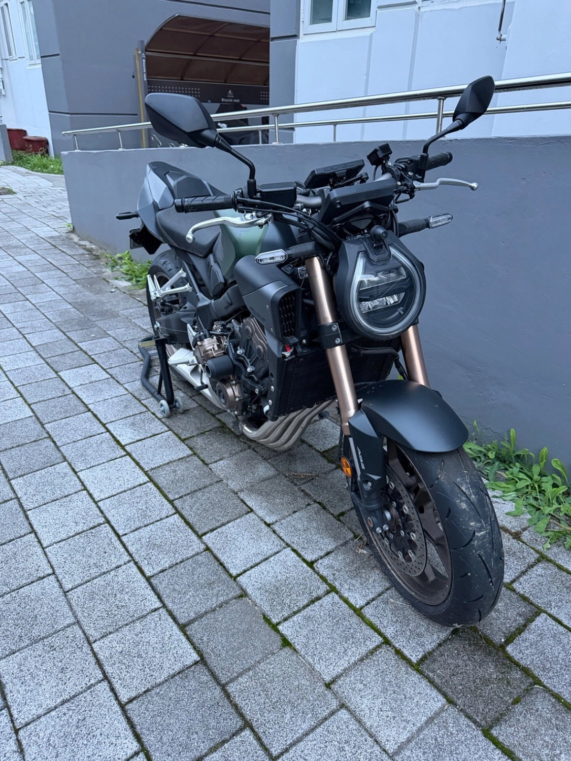 혼다 CB 650 R E-CLUTCH 2025 블랙 사진 1
