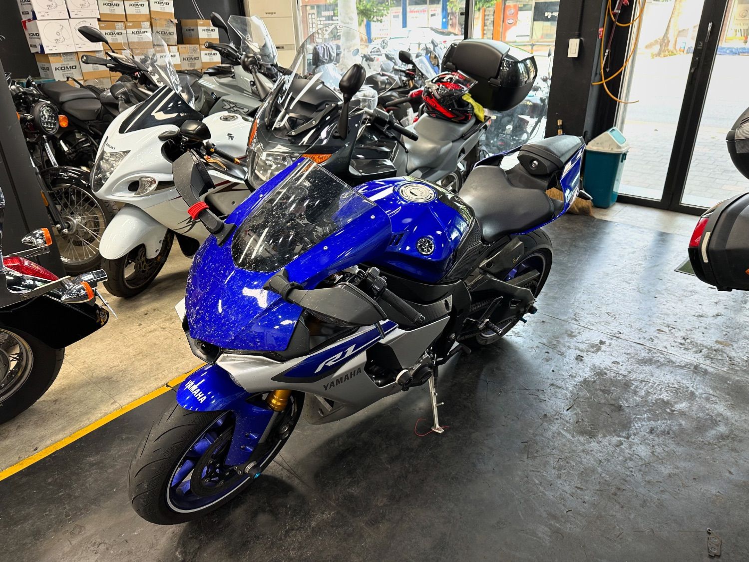 야마하 YZF R1 main