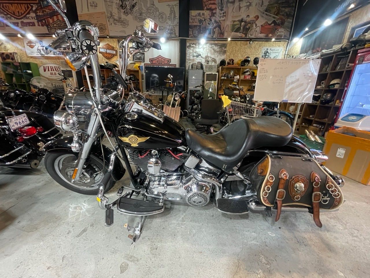 할리데이비슨 팻보이 more