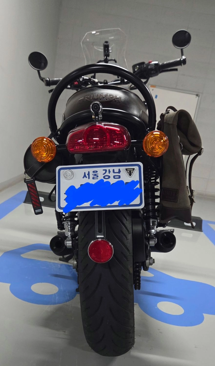 트라이엄프 본네빌 T120 블랙 2025 블랙 사진 6