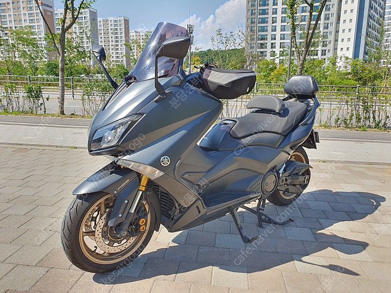 야마하 TMAX 530 more