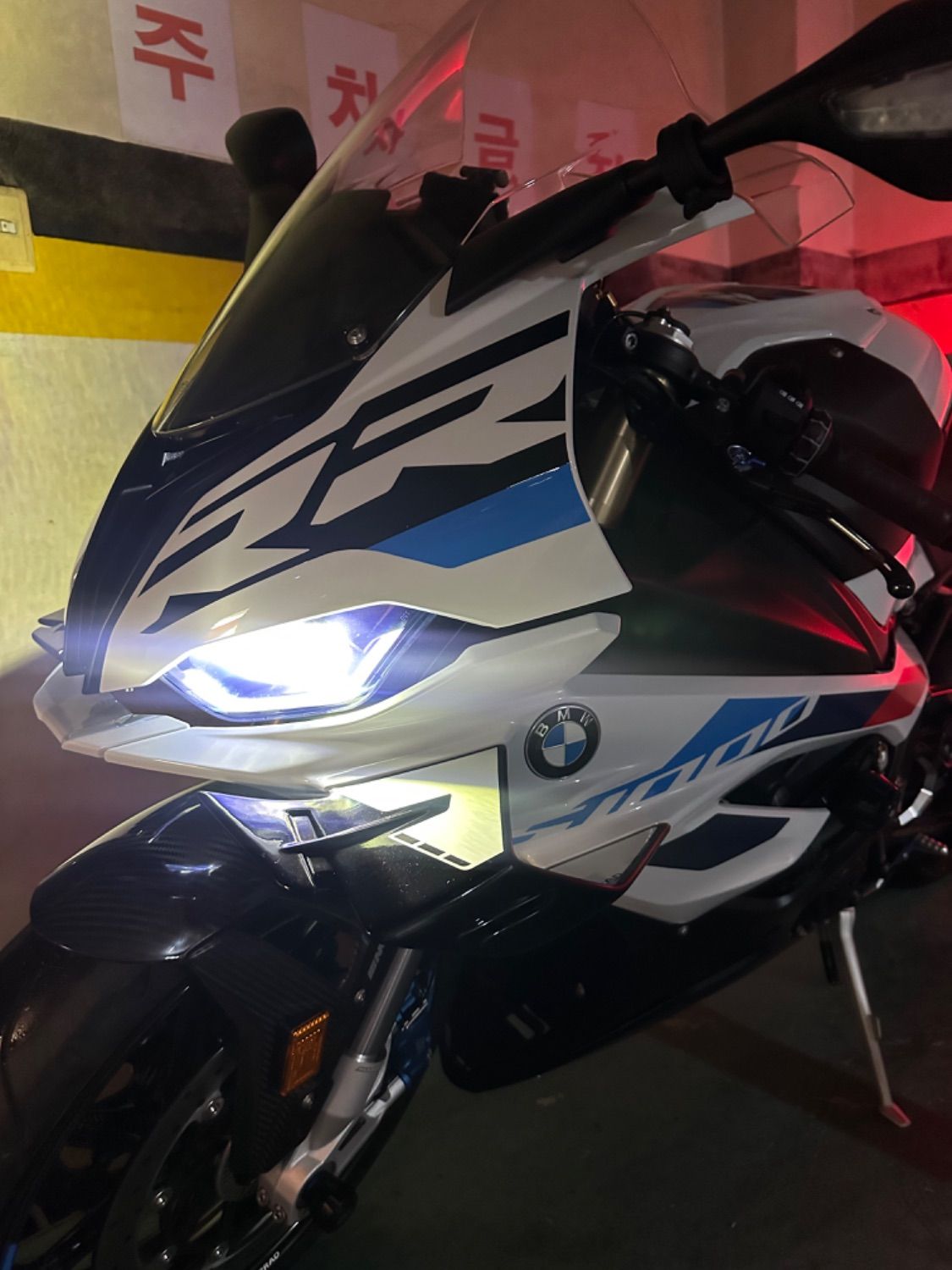 BMW S 1000 RR more