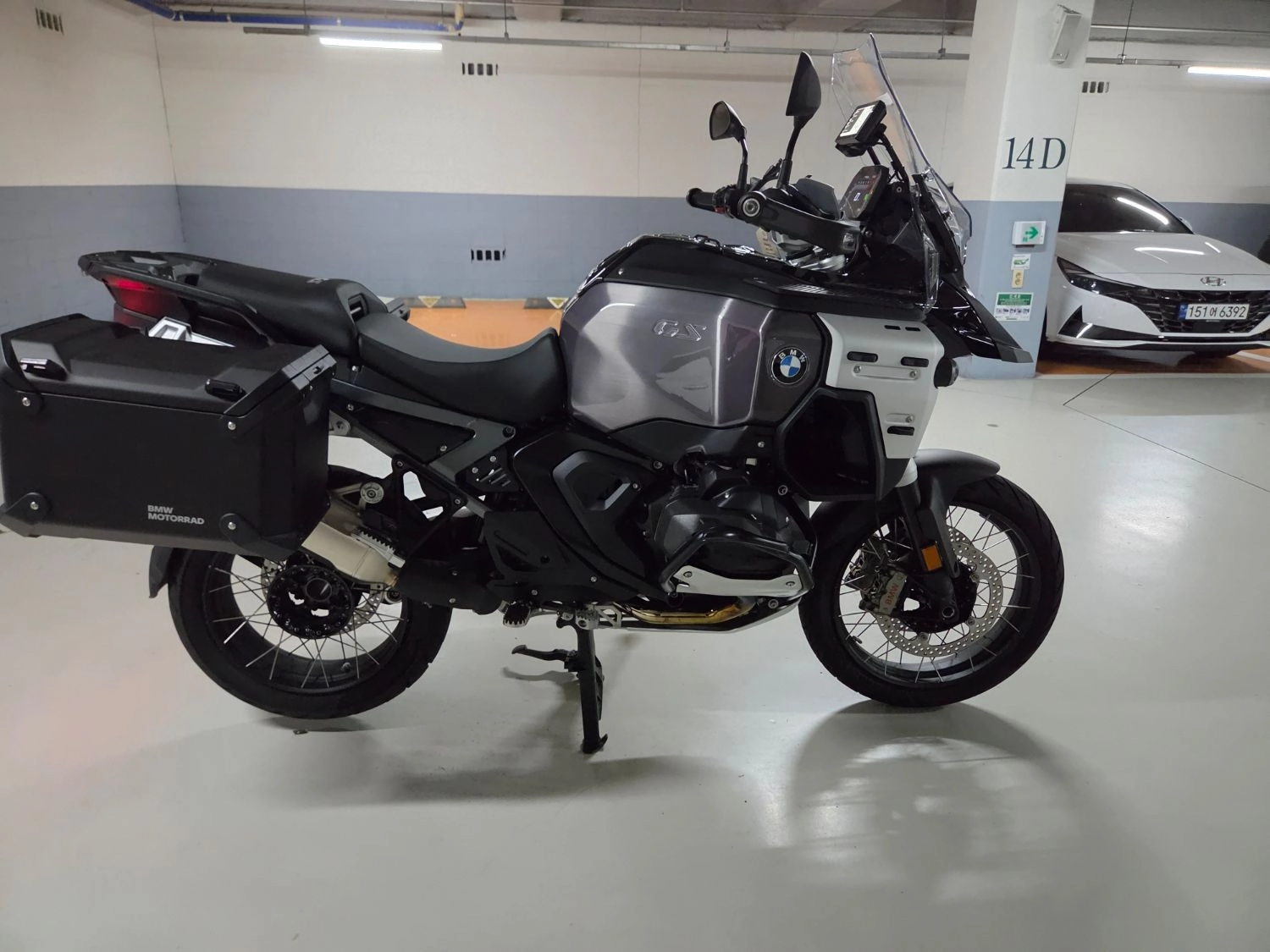 BMW R 1300 GS ADV 2025 블랙 사진 2