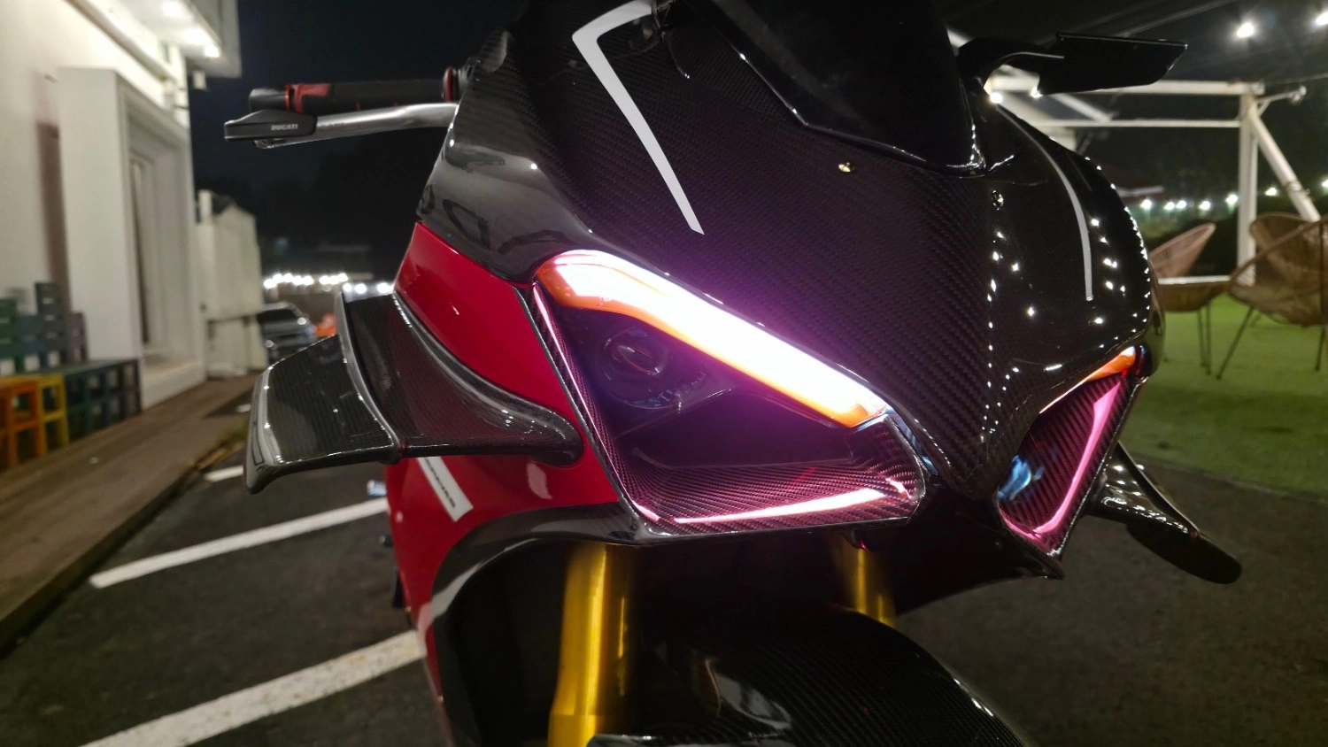 두카티 파니갈레 V4 S 2020 블랙 사진 2