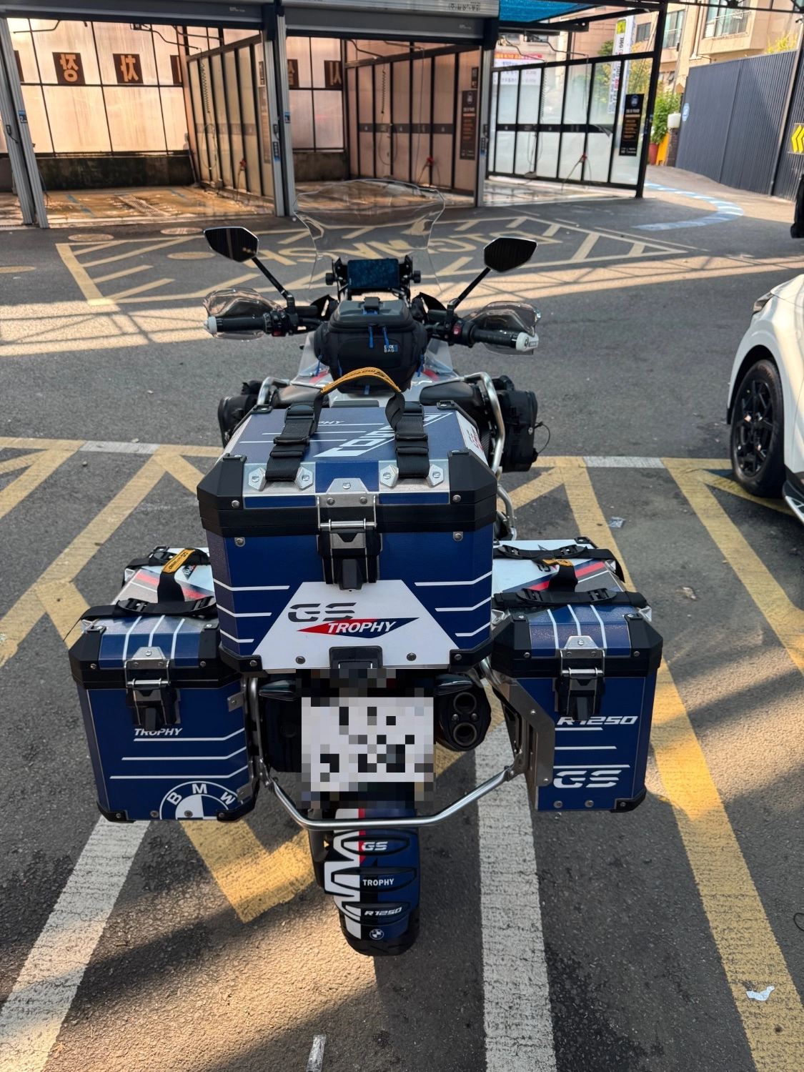 BMW R 1250 GS 어드벤처 2023 화이트 사진 2