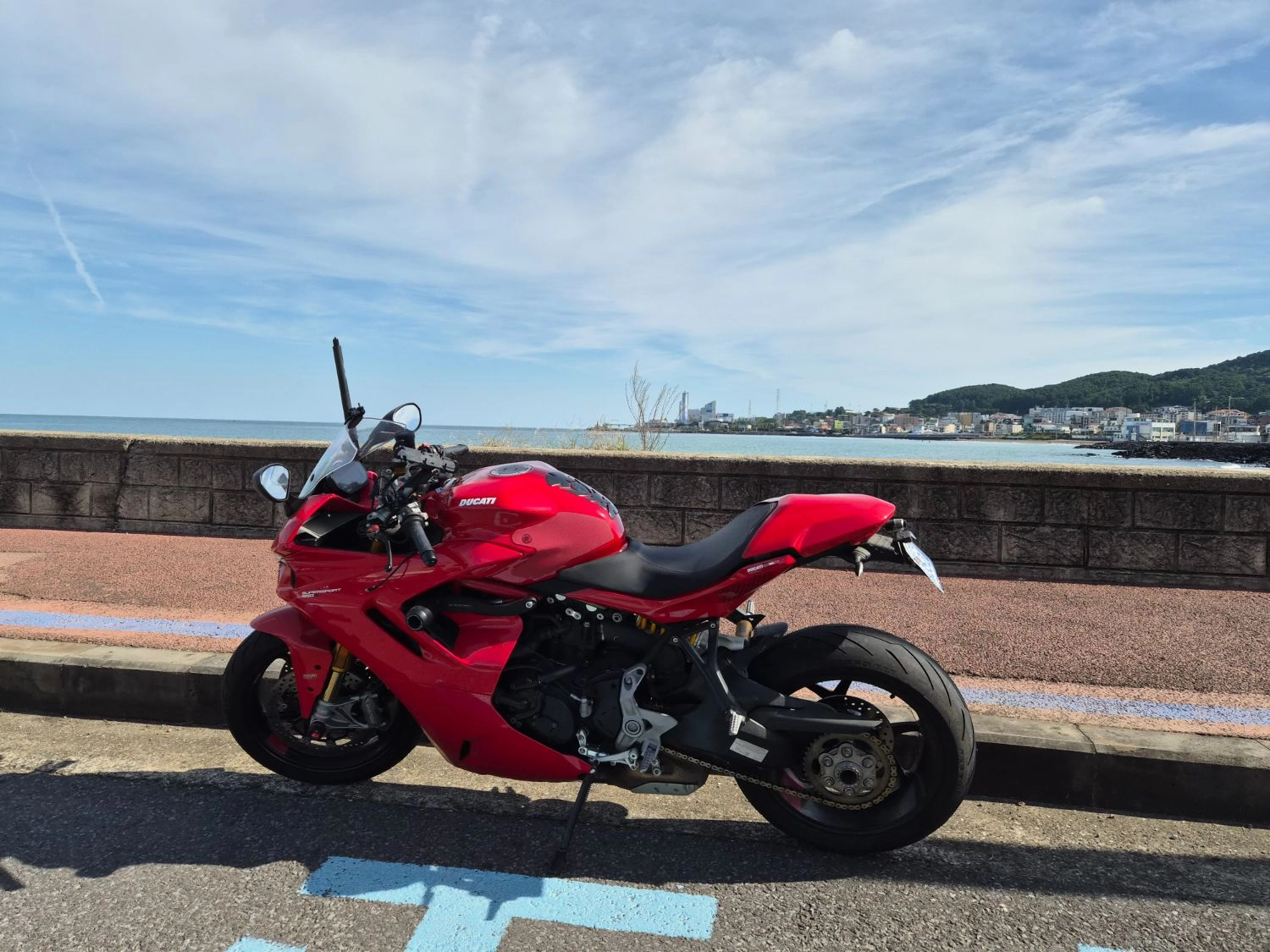 두카티 슈퍼스포츠 950 S 2023 레드 사진 1